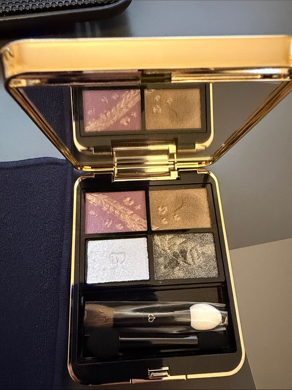 Clé de Peau eyeshadow quad